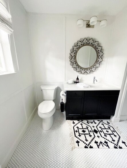 Building Photo - 14042 Oakhill Way