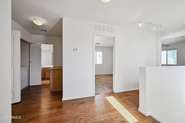 Building Photo - 3726 W Pollack St