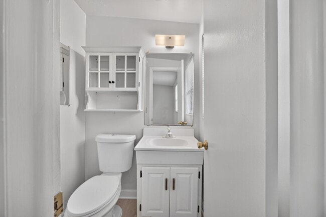 Building Photo - 87 Saratoga Cir S
