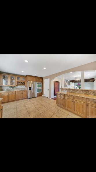 Building Photo - 2950 S Bentley Ave