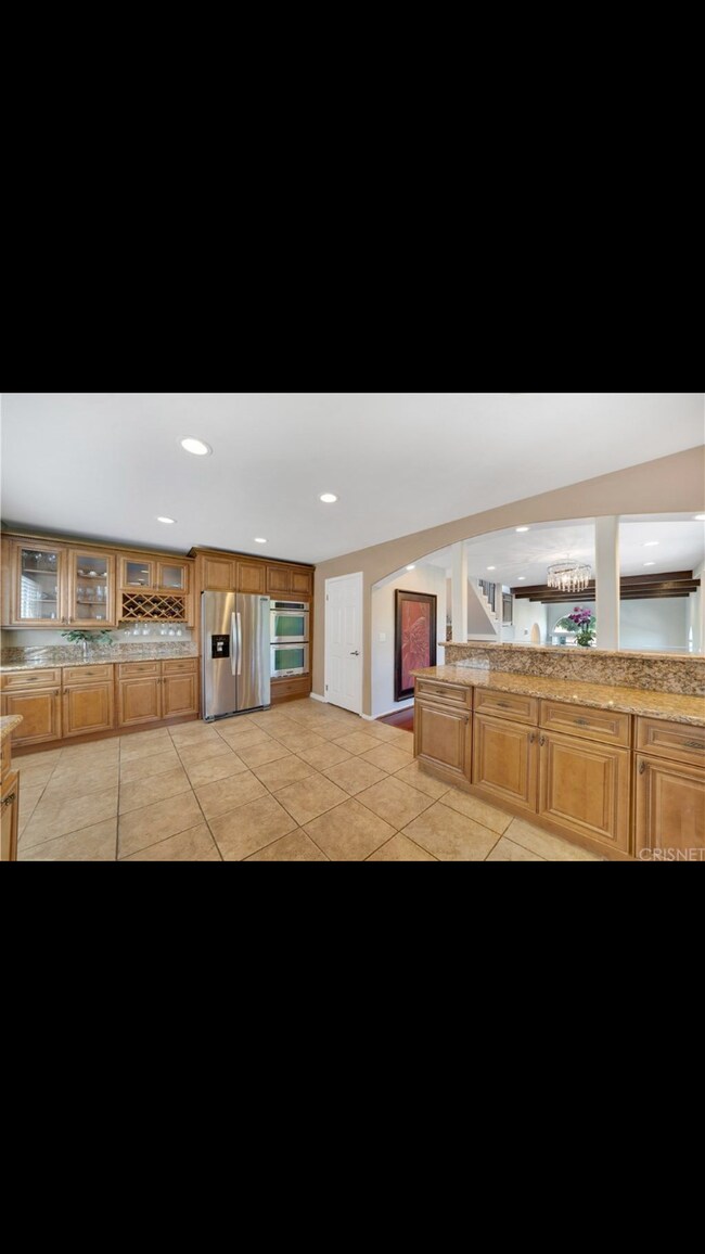 Building Photo - 2950 S Bentley Ave