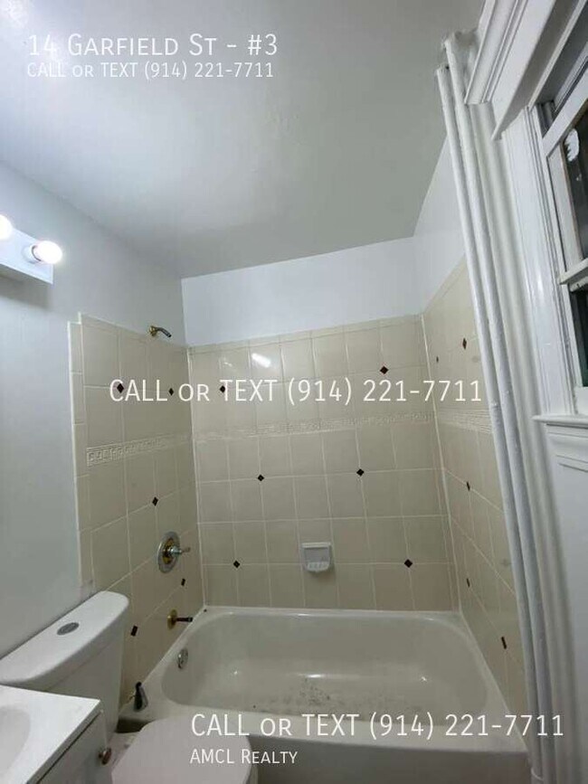 Building Photo - 14 Garfield St