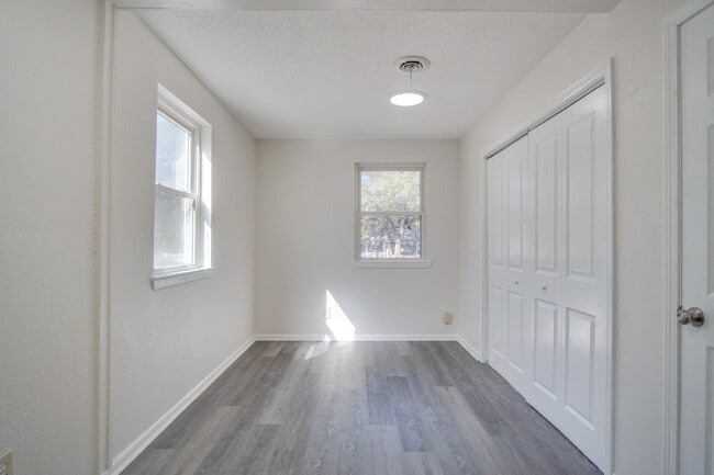 Building Photo - Stunning 4BR/2BA Pensacola Home with Private Pool, Modern Kitchen, Luxury Vinyl Flooring, Fully F...