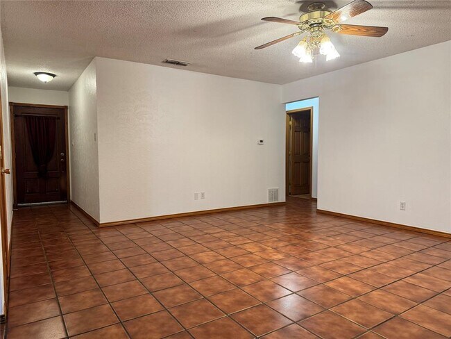 Building Photo - 5914 Wagon Bend