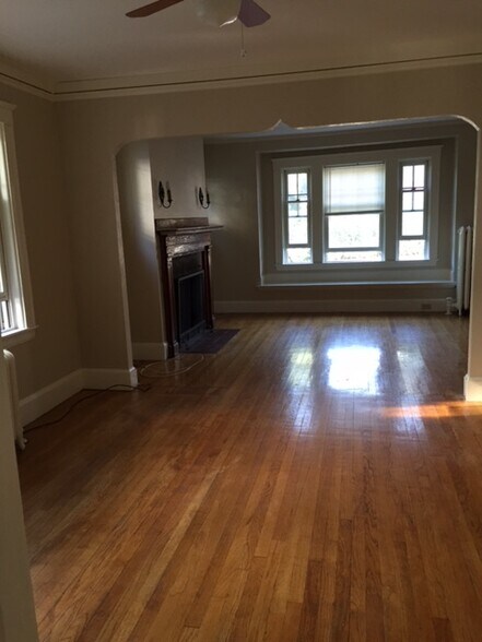 Living room common area - 397 Boylston St