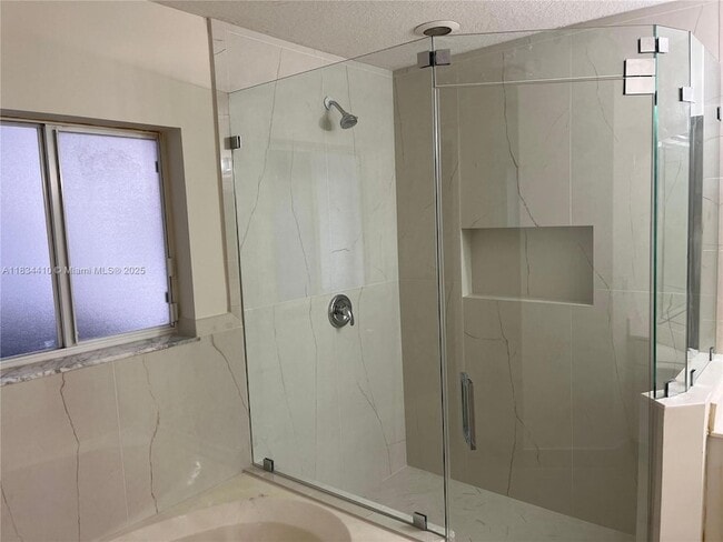 Building Photo - 4101 SW 148th Pl