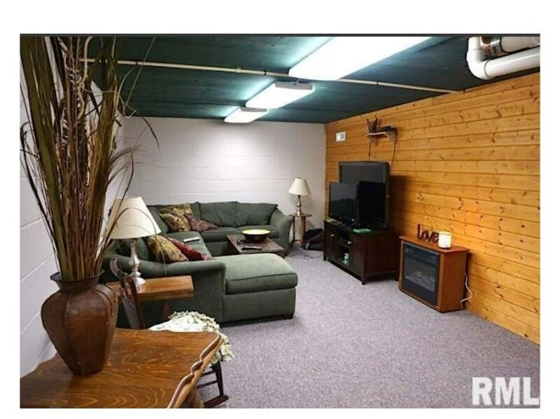 Building Photo - 201 Fenestra Ln