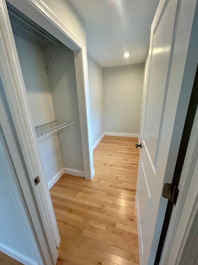 Building Photo - 118 Ashcraft Rd