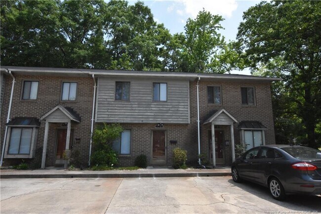 Building Photo - 400 N Steele St