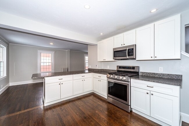 Building Photo - 15 Essex St