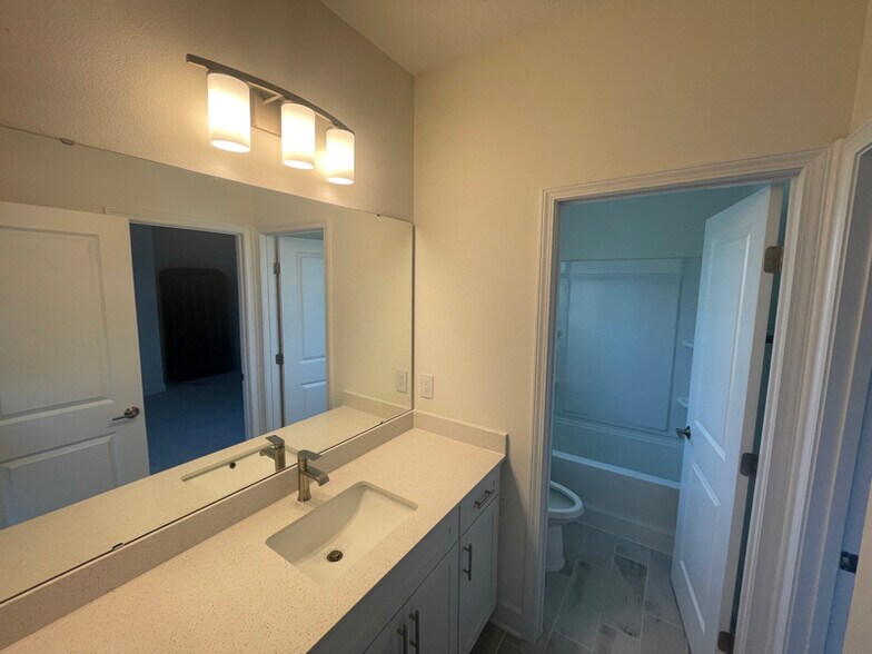 Building Photo - 106 Big Pne Ln