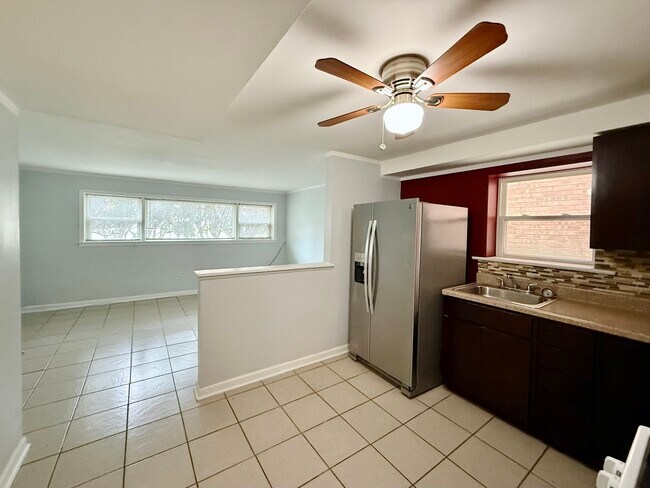 Building Photo - 7544 Brown Ave
