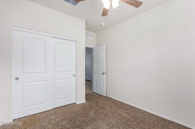 Building Photo - Charming 4 bedroom home in Buckeye!!