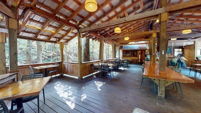 Building Photo - 15303 Midland Trail