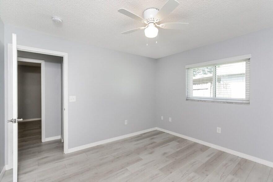 Building Photo - 4710 Glenbrooke Terrace