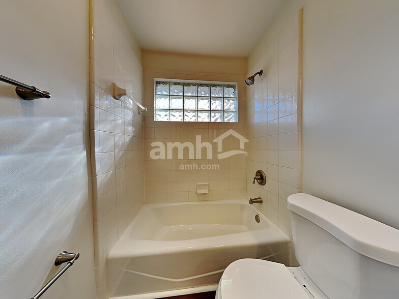 Building Photo - 4316 Hanover Park Dr