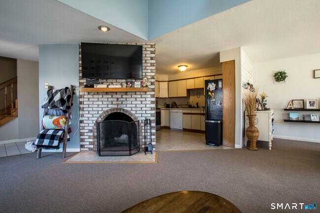 Building Photo - 15 B Thistle Way