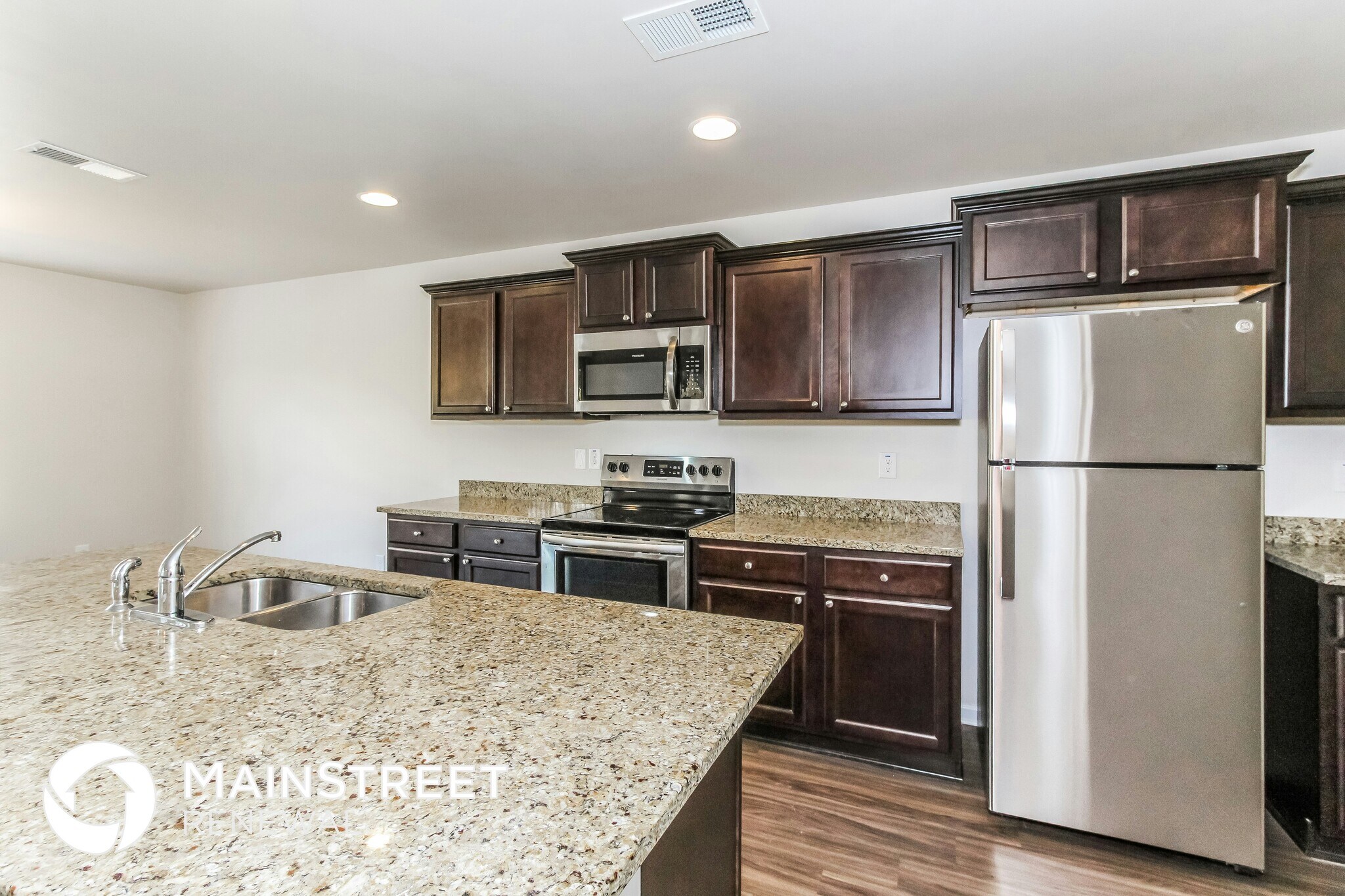 Building Photo - 577 Reading Ln