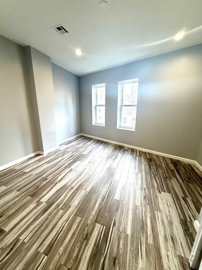 Building Photo - 644 Newark Ave