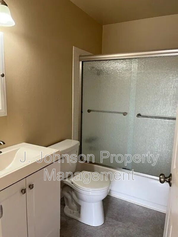 Building Photo - 136 Blue Ridge Dr