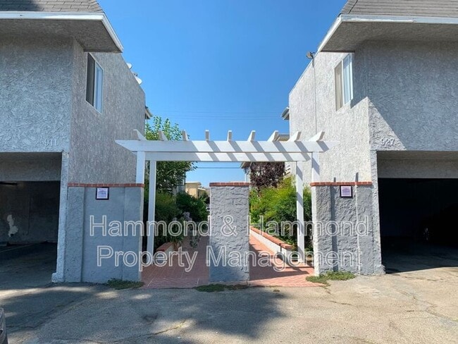 Building Photo - 911 Ventura Ave