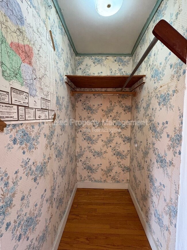 Building Photo - 10 High St