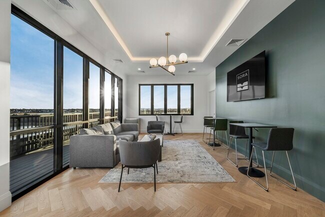 Building Photo - 93 Bennington St