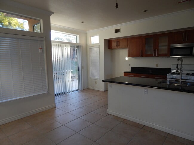 Building Photo - Stunning 4 Bedroom 3 Bath Home!!!