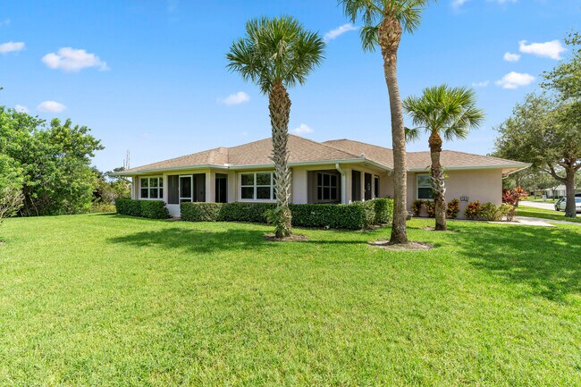 Building Photo - 1802 E Sanderling Ln