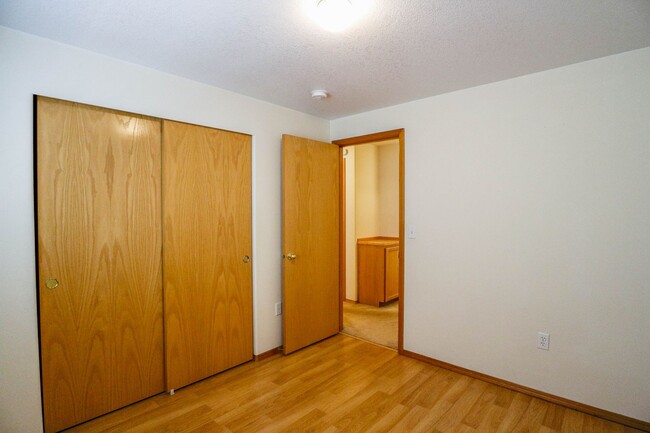 Building Photo - Welcome to the spacious one-level home in ...