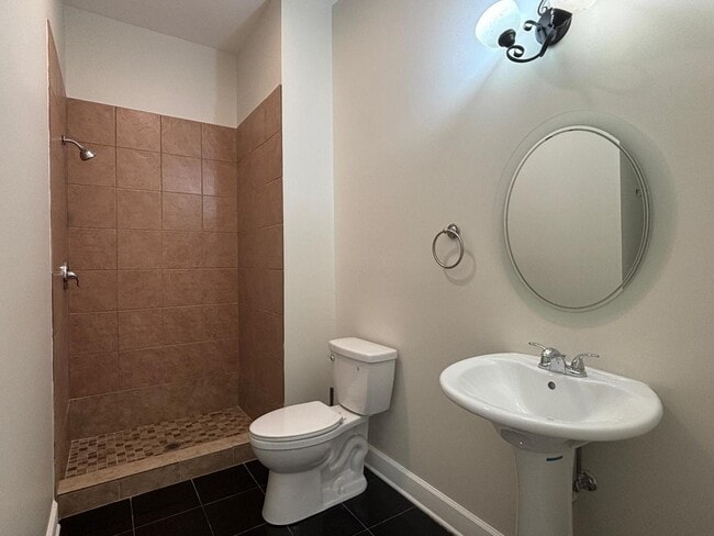 Building Photo - 8420 Redtail Dr