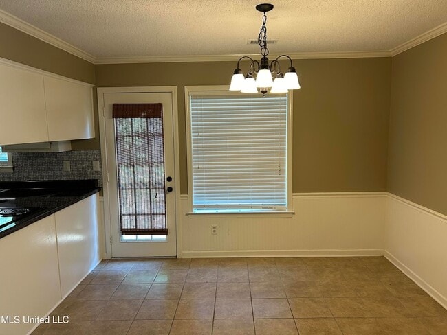 Building Photo - 960 Clarington Dr