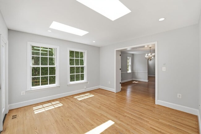 Building Photo - Chevy Chase Home | 4 Bed | 3.5 Bath | 2,500 Sf | Driveway Parking | Large Fenced-In Backyard w/ Deck