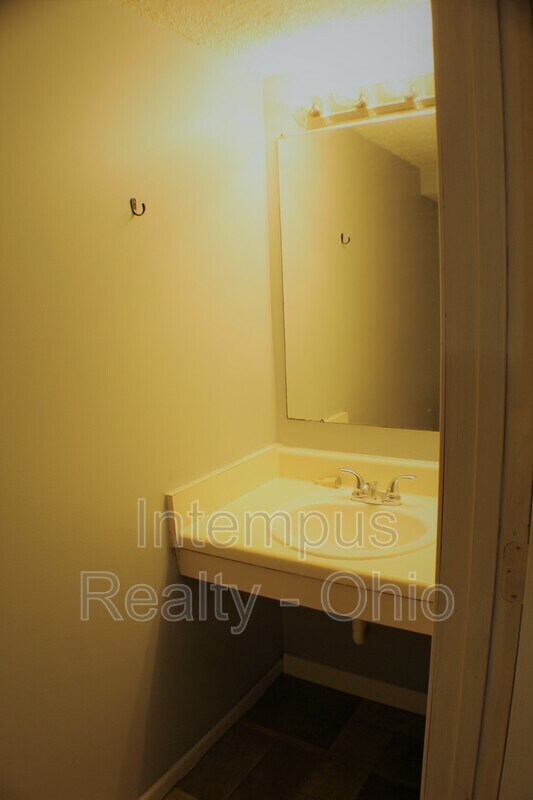 Building Photo - 4968 Silver Bow Dr