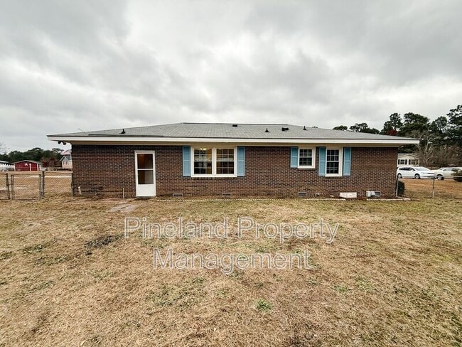 Building Photo - 2821 E Cramer Dr