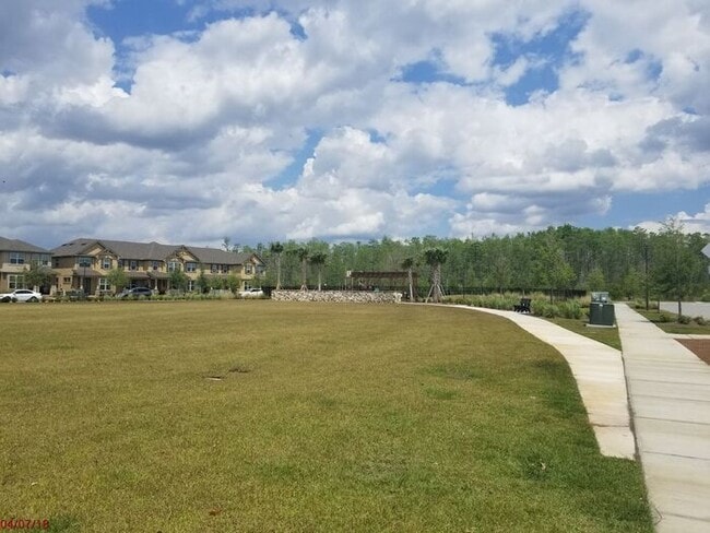 Building Photo - Beautifully Appointment 3/2.5 Modern Townh...