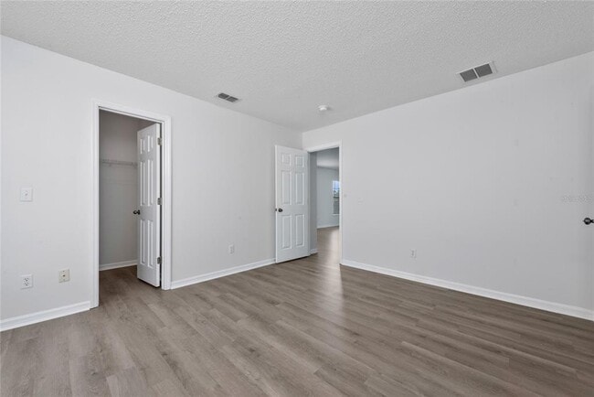 Building Photo - 746 Lockbreeze Dr