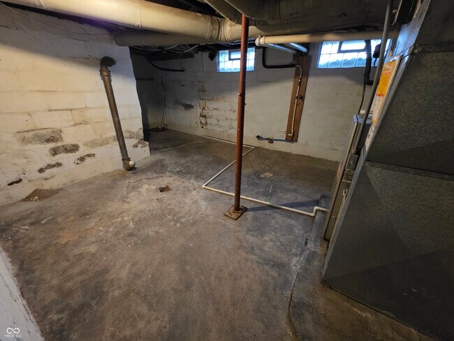 Building Photo - 5030 E New York St