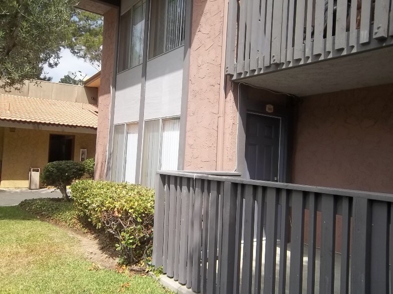 Corner Unit Great Location - 1111 Sepulveda Blvd