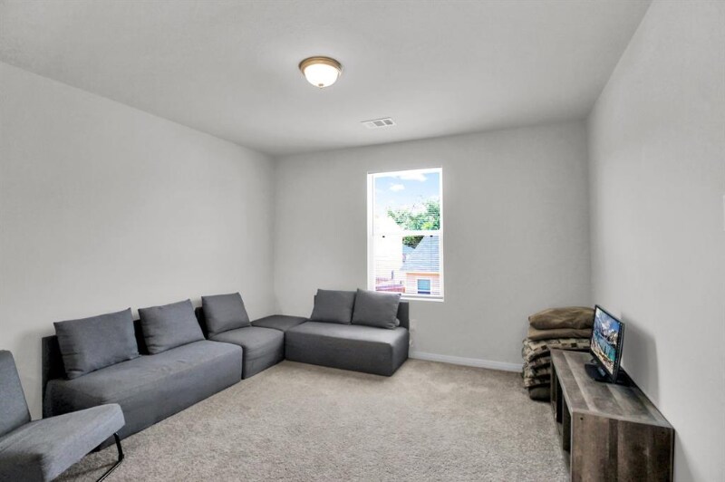 Building Photo - 15520 Taylorcrest Dr