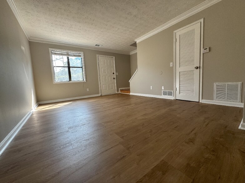 Building Photo - 5012 Top Cat Ct