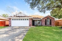 Building Photo - 4404 Lakeview Dr