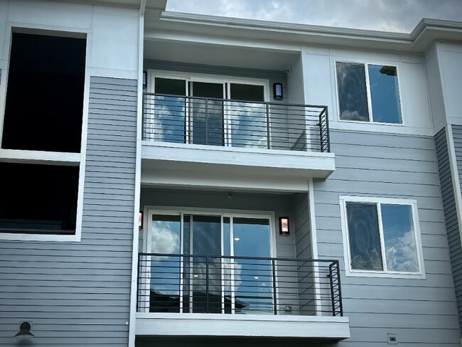 Building Photo - 3865 Presidio Point