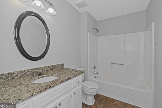 Building Photo - 213 Robin Ln