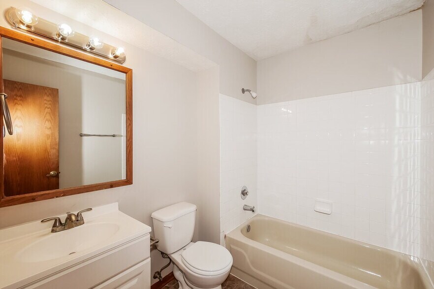 Building Photo - 1750 Catalano Dr