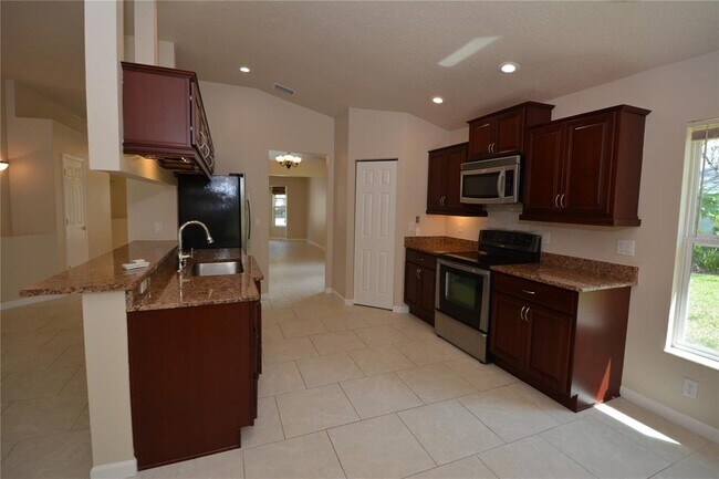 Building Photo - 56 Shinnecock Dr