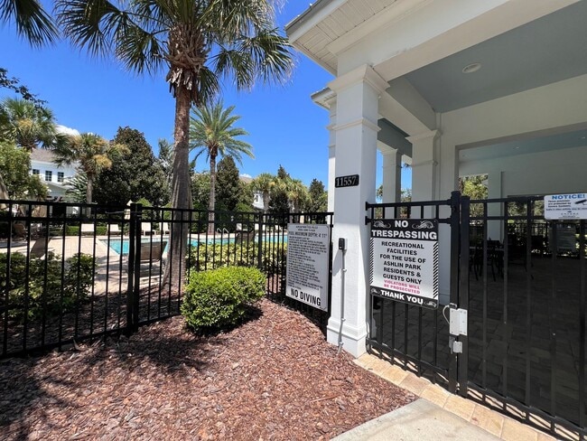 Building Photo - Beautiful Townhouse at Windermere availabl...