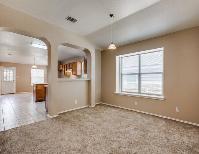 Building Photo - 611 Granite Cliff