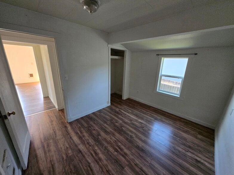 Building Photo - 510 N Collier St