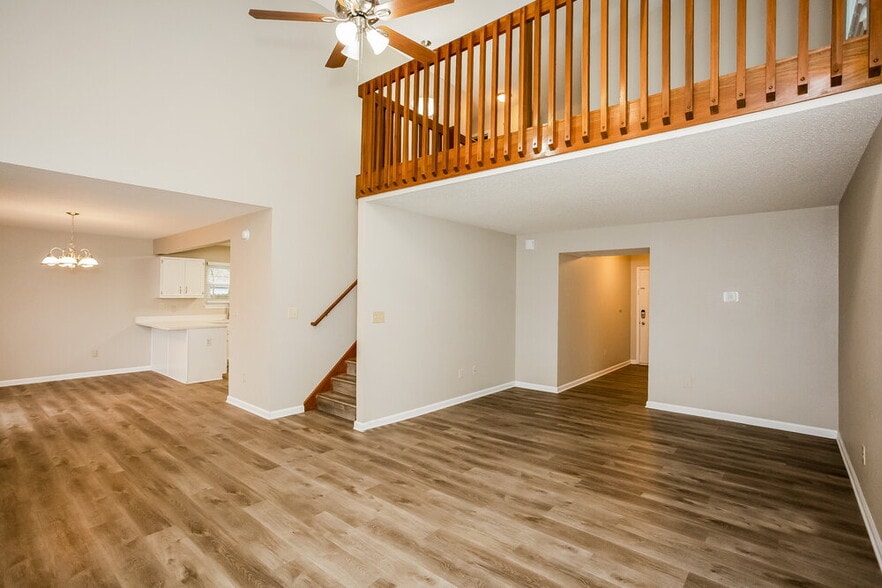 Building Photo - 279 Brookview Dr